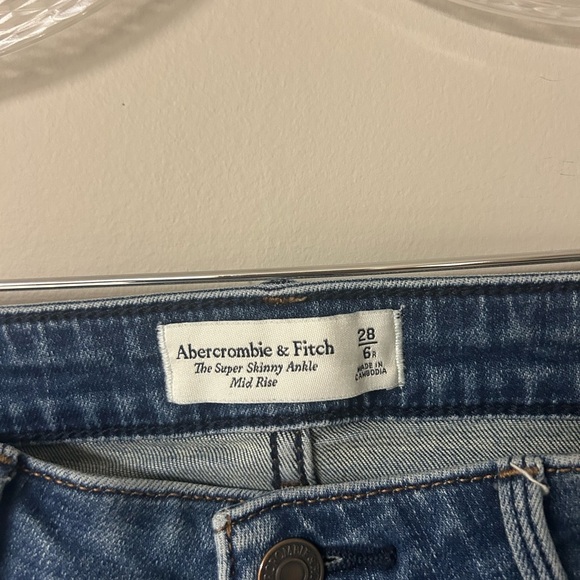 Abercrombie & Fitch The Super Skinny Ankle Mid Rise Jeans - Picture 4 of 4